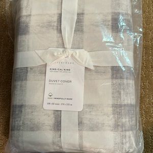Pottery Barn NWT duvet cover and 2 shams, organic Mindfully Made